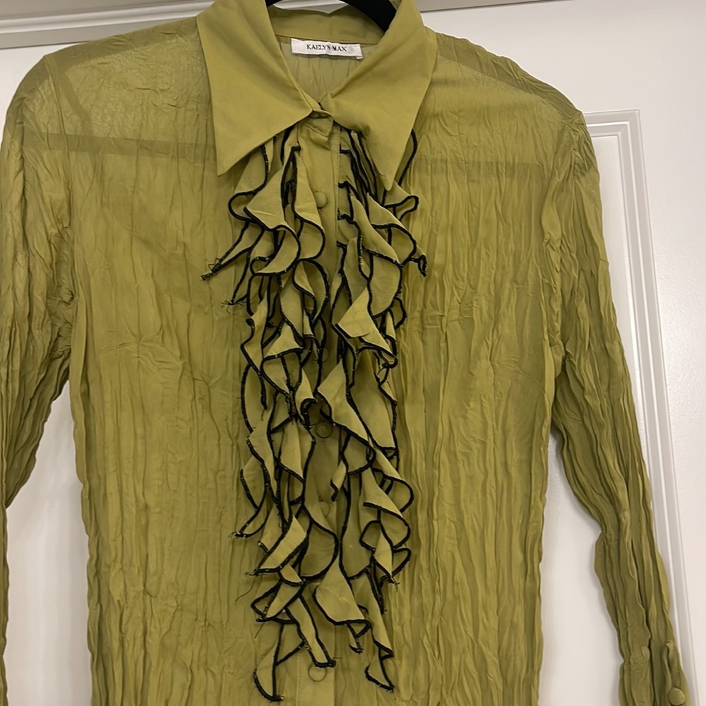 Lightweight Blouse - Picture 3 of 3